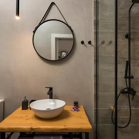 Sierra Leone - Διαμέρισμα *