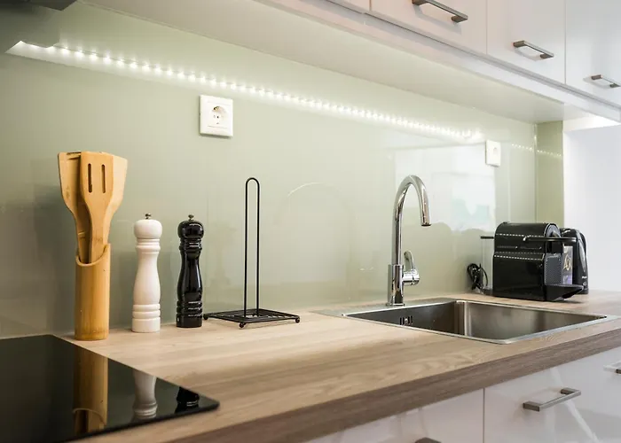 Apartman Sierra Leone - *